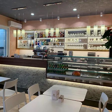 科缇纳酒店 3* 梅斯特雷