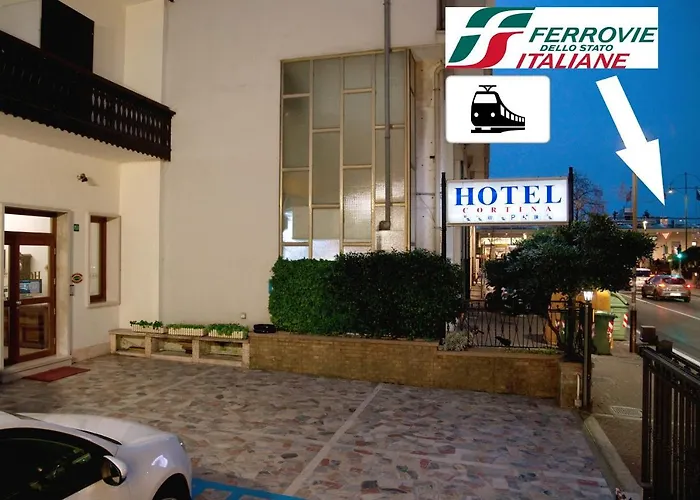 Cortina Hotell Mestre